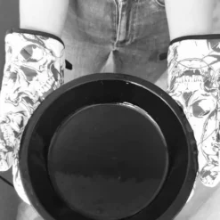 New Arrivals Weird & Wonderful Ceramics Skull Oven Gloves